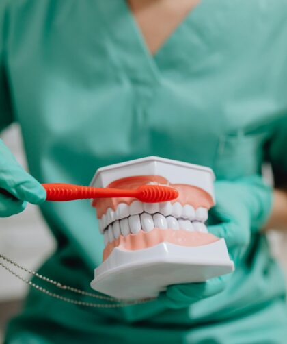 brushing tips for adults-drsabacares.com